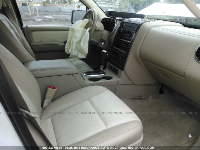 1FMEU65E08UA20976 - 2008 FORD EXPLORER LIMITED WHITE photo 5