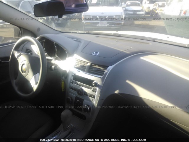 1G1ZA5EU3CF352898 - 2012 CHEVROLET MALIBU LS WHITE photo 5