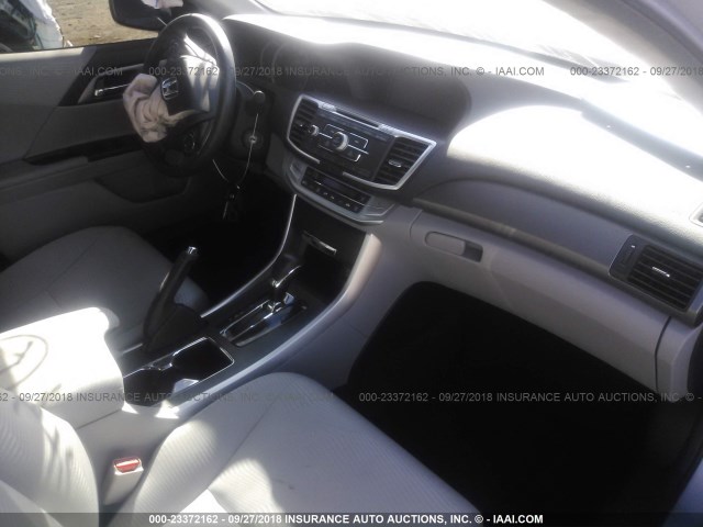 1HGCR2F36FA071157 - 2015 HONDA ACCORD SILVER photo 5