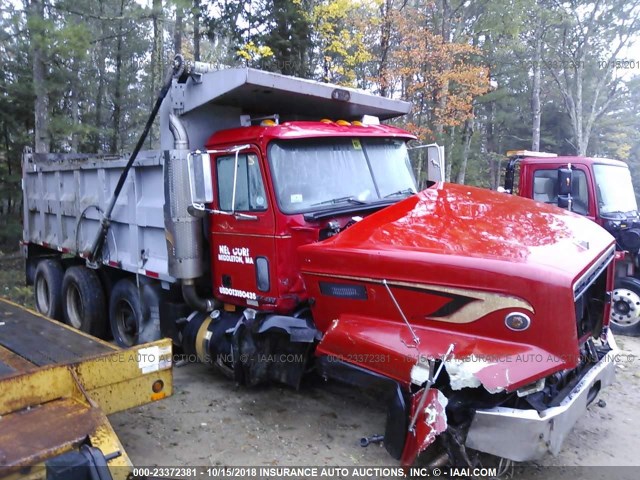 1M2AD62C0YW010468 - 2000 MACK 700 CL700 RED photo 1