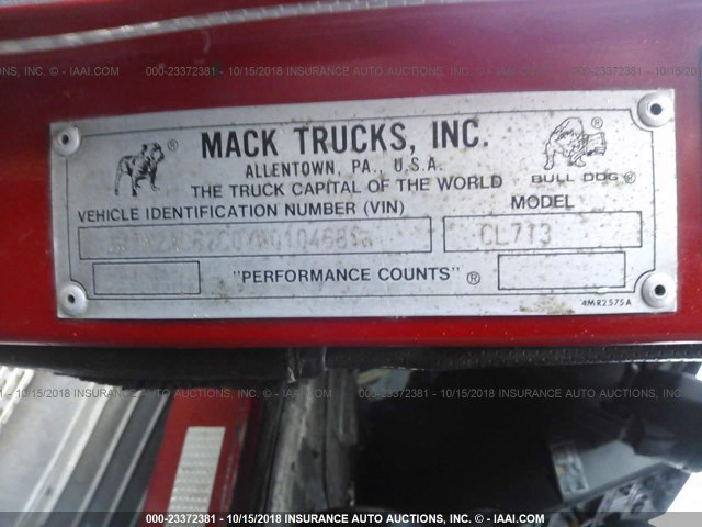 1M2AD62C0YW010468 - 2000 MACK 700 CL700 RED photo 10