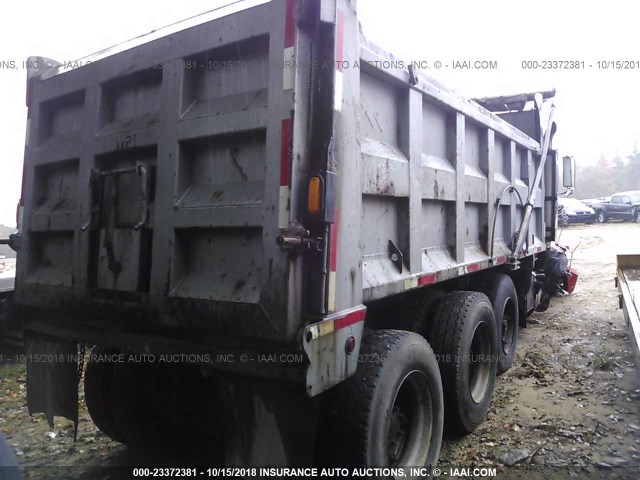 1M2AD62C0YW010468 - 2000 MACK 700 CL700 RED photo 4