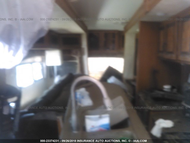 4V0FC3323CE008431 - 2012 CROSSROADS 335SS PATR  WHITE photo 6