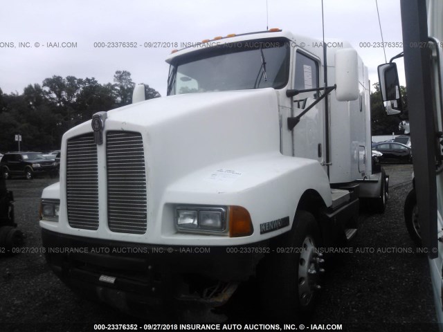 1XKADB9X26J110477 - 2006 KENWORTH T600 T600 WHITE photo 2