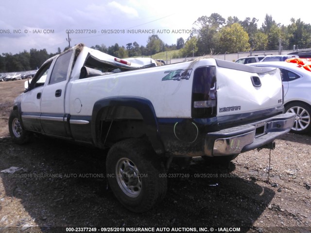 1GTGK13U52F191685 - 2002 GMC SIERRA K1500 HEAVY DUTY WHITE photo 3