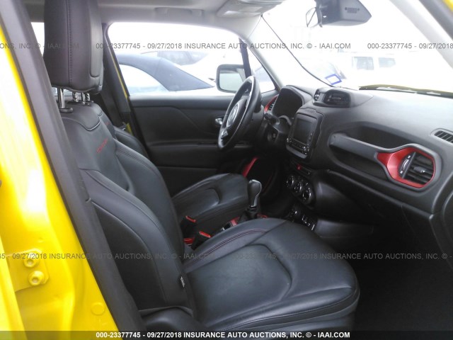 ZACCJBCT3FPB91606 - 2015 JEEP RENEGADE TRAILHAWK YELLOW photo 5