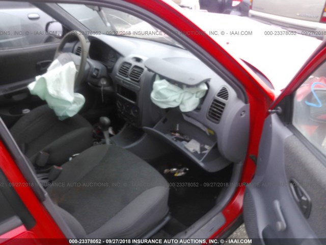 KMHCG45C51U189415 - 2001 HYUNDAI ACCENT GL RED photo 5