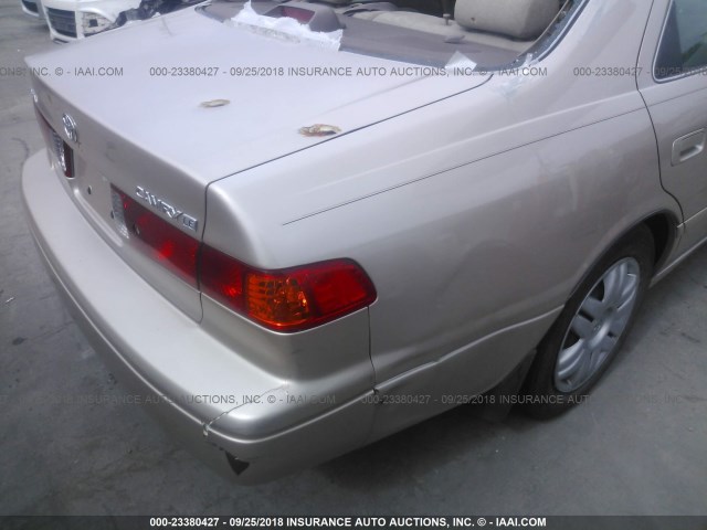 4T1BG22K31U811117 - 2001 TOYOTA CAMRY CE/LE/XLE 金色 照片 6