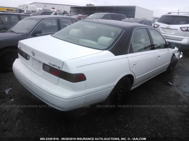 4T1BG22K7XU883883 - 1999 TOYOTA CAMRY CE/LE/XLE WHITE photo 4