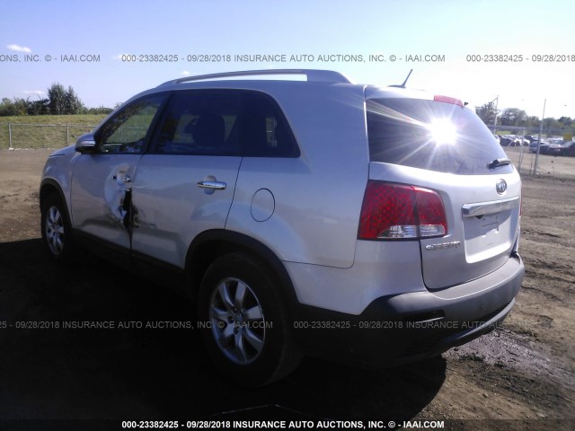 5XYKT3A62DG355384 - 2013 KIA SORENTO LX SILVER photo 3