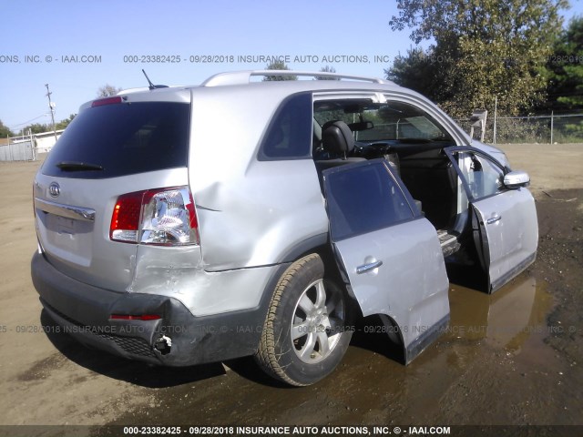 5XYKT3A62DG355384 - 2013 KIA SORENTO LX SILVER photo 4