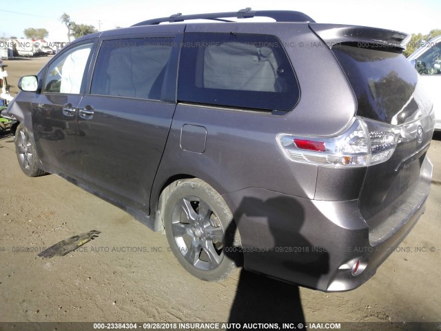 5TDXK3DCXGS746316 - 2016 TOYOTA SIENNA SE GRAY photo 3