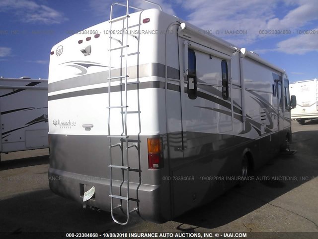 5B4LP57G143391355 - 2004 WORKHORSE CUSTOM CHASSIS MOTORHOME CHASSIS P3500 WHITE photo 4