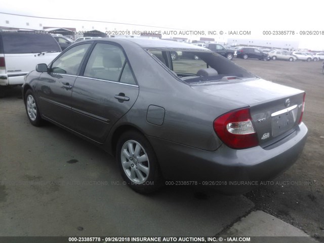 4T1BE32K42U606984 - 2002 TOYOTA CAMRY LE/XLE/SE GRAY photo 3