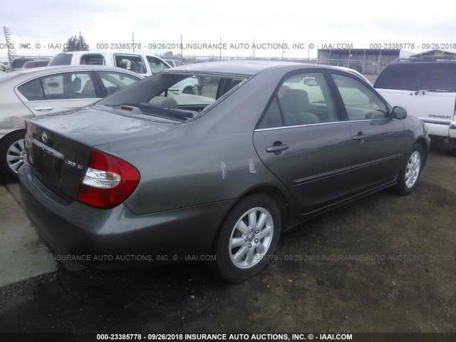 4T1BE32K42U606984 - 2002 TOYOTA CAMRY LE/XLE/SE GRAY photo 4