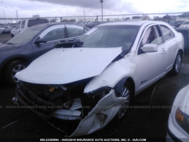 3FADP0L35AR211172 - 2010 FORD FUSION HYBRID WHITE photo 2