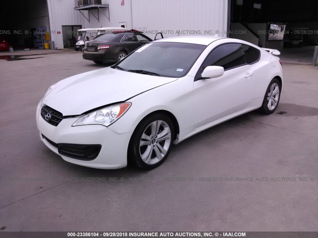 KMHHT6KD7BU063441 - 2011 HYUNDAI GENESIS COUPE 2.0T WHITE photo 2