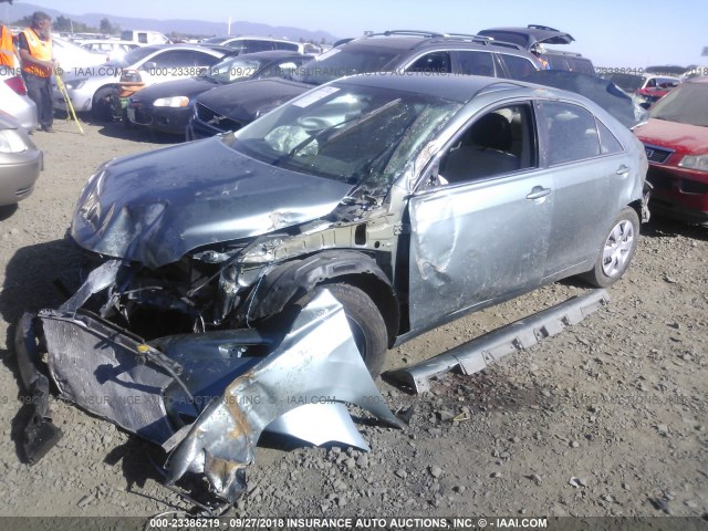 4T4BE46K48R021482 - 2008 TOYOTA CAMRY CE/LE/XLE/SE SILVER photo 2