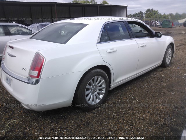 2C3CCAAG4DH507057 - 2013 CHRYSLER 300 WHITE photo 4