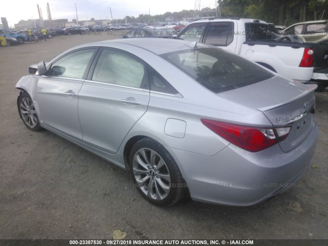 5NPEC4AC2DH583497 - 2013 HYUNDAI SONATA SE/LIMITED SILVER photo 3