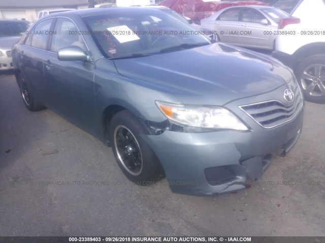 4T4BF3EK9BR105619 - 2011 TOYOTA CAMRY SE/LE/XLE GRAY photo 1