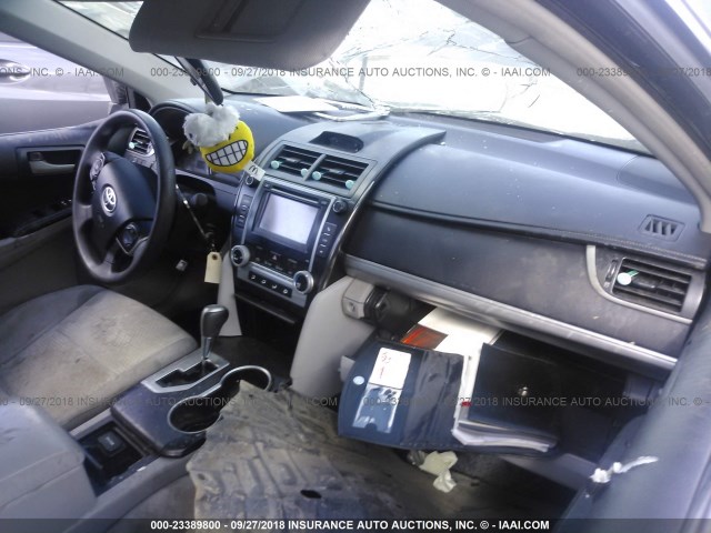 4T1BF1FK6EU303463 - 2014 TOYOTA CAMRY L/SE/LE/XLE Boz foto 5