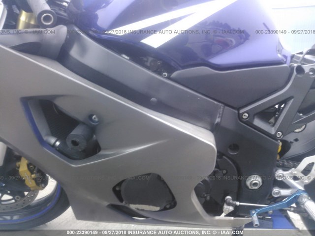 JS1GN7CA942104942 - 2004 SUZUKI GSX-R600 K BLUE photo 9