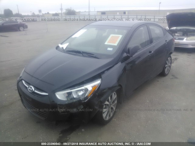 KMHCT4AE1HU380326 - 2017 HYUNDAI ACCENT SE BLACK photo 2