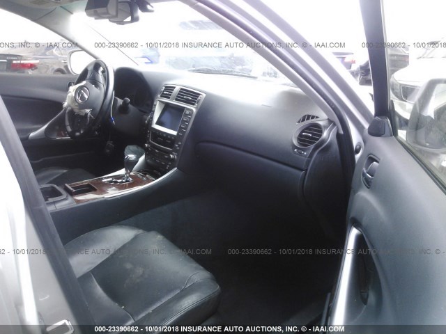 JTHCK262875014879 - 2007 LEXUS IS 250 SILVER photo 5