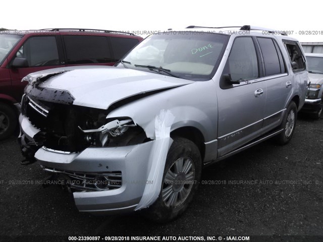 5LMJJ2J55AEJ05167 - 2010 LINCOLN NAVIGATOR 银色 照片 2