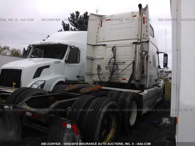 4V4NC9GH37N455844 - 2007 VOLVO VNL L WHITE photo 4