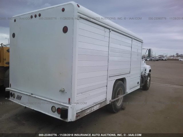 1GDL7H1C7XJ504710 - 1999 GMC C-SERIES C7H042 WHITE photo 4