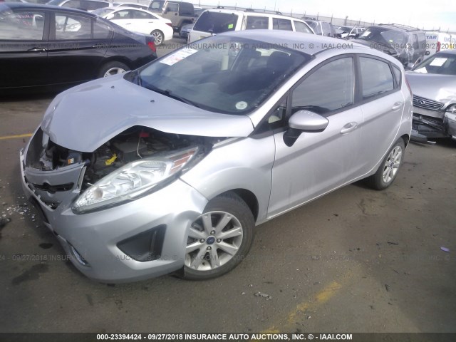 3FADP4EJ7CM207787 - 2012 FORD FIESTA SE SILVER photo 2