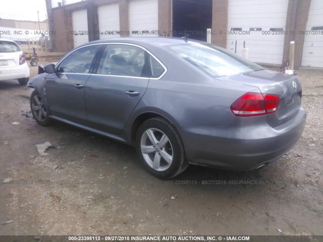 1VWBP7A32DC035341 - 2013 VOLKSWAGEN PASSAT SE GRAY photo 3