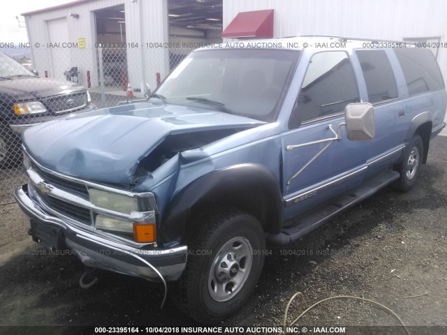 1GNGK26J8TJ358473 - 1996 CHEVROLET SUBURBAN K2500 BLUE photo 2