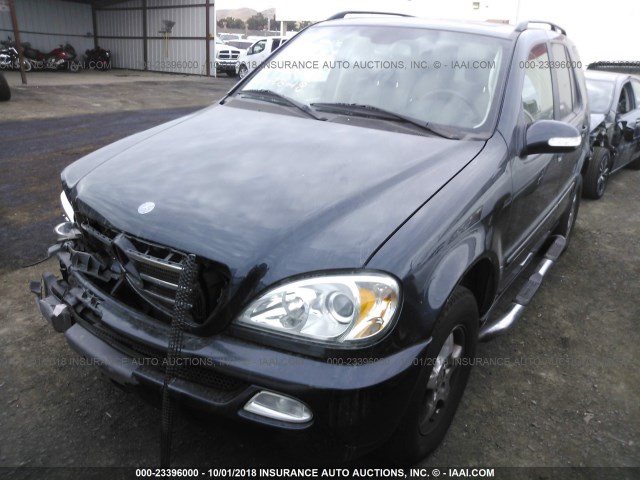 4JGAB54E32A293807 - 2002 MERCEDES-BENZ ML 320 BLACK photo 2