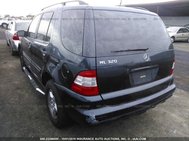 4JGAB54E32A293807 - 2002 MERCEDES-BENZ ML 320 BLACK photo 3