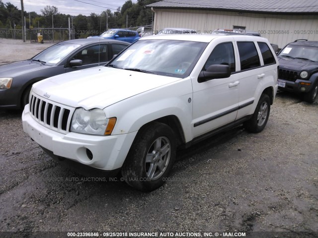 1J8GR48K27C657269 - 2007 JEEP GRAND CHEROKEE LAREDO/COLUMBIA/FREEDOM WHITE photo 2