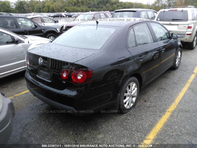 3VWRX7AJ3AM130935 - 2010 VOLKSWAGEN JETTA SE/SEL BLACK photo 4