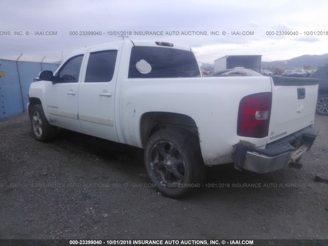 3GCEK13M17G509136 - 2007 CHEVROLET SILVERADO K1500 CREW CAB WHITE photo 3