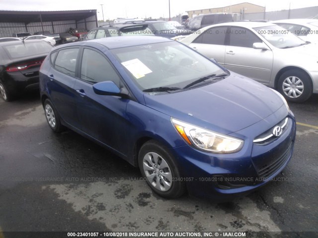 KMHCT5AEXGU261257 - 2016 HYUNDAI ACCENT SE BLUE photo 1