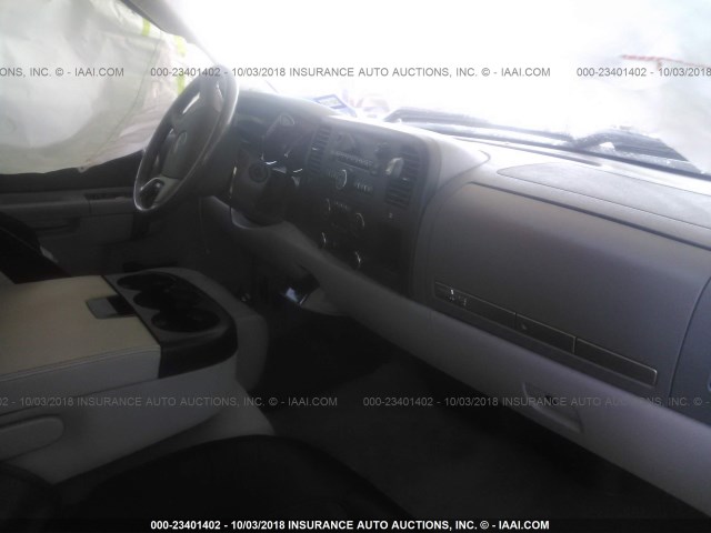 3GTP1VE03CG175036 - 2012 GMC SIERRA C1500 SLE WHITE photo 5