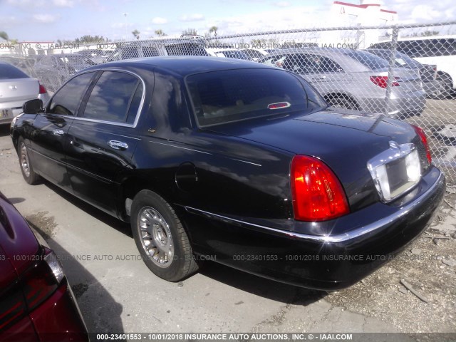 1LNHM83W62Y623693 - 2002 LINCOLN TOWN CAR CARTIER BLACK photo 3