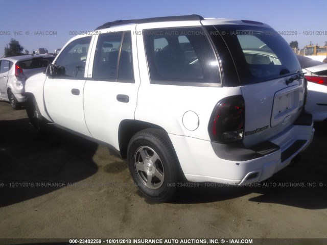 1GNDS13S242286577 - 2004 CHEVROLET TRAILBLAZER LS/LT WHITE photo 3