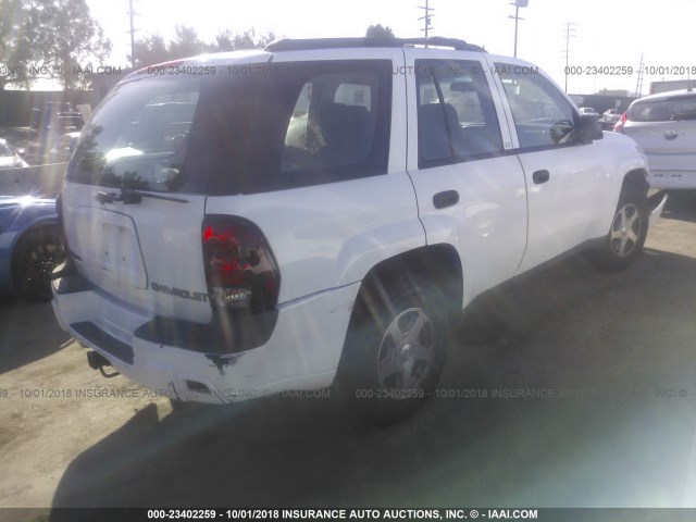 1GNDS13S242286577 - 2004 CHEVROLET TRAILBLAZER LS/LT WHITE photo 4