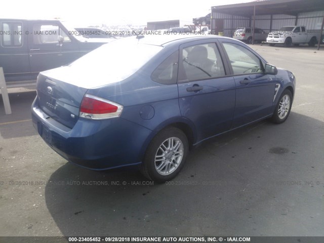 1FAHP35N78W182427 - 2008 FORD FOCUS SE/SEL/SES BLUE photo 4