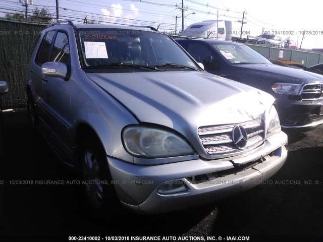 4JGAB75E95A517841 - 2005 MERCEDES-BENZ ML 500 SILVER photo 1