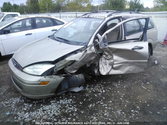 1FAFP36331W167899 - 2001 FORD FOCUS SE/SE COMFORT GOLD photo 2