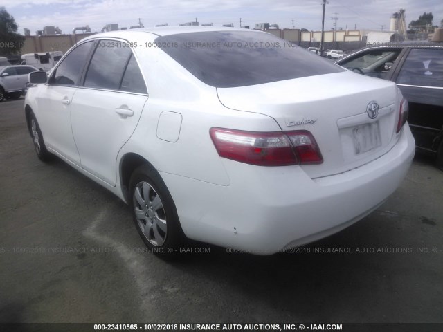 4T4BE46K99R138315 - 2009 TOYOTA CAMRY SE/LE/XLE WHITE photo 3