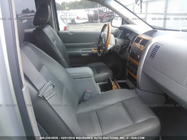 1A8HX58N88F136020 - 2008 CHRYSLER ASPEN LIMITED GRAY photo 5